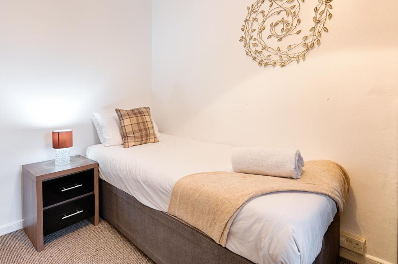Parking, Tv In Every Bedroom! Swansea Eksteriør billede